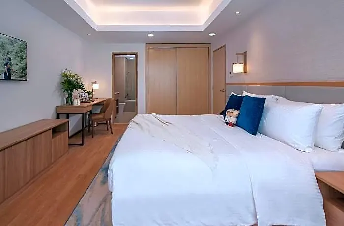 Somerset Valero Makati 5*